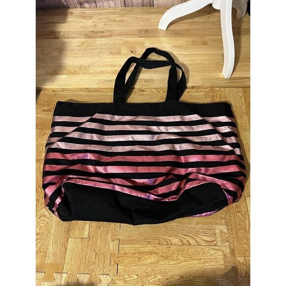 VICTORIA'S SECRET WOMEN'S BLACK / PINK SHINY STRIPES WEEKENDER TRAVEL BAG - Picture 6 of 11